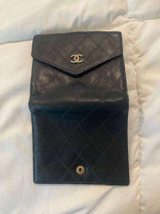 CHANEL Black Quilted Leather Wallet with Gold Chain - Picture 6 of 16